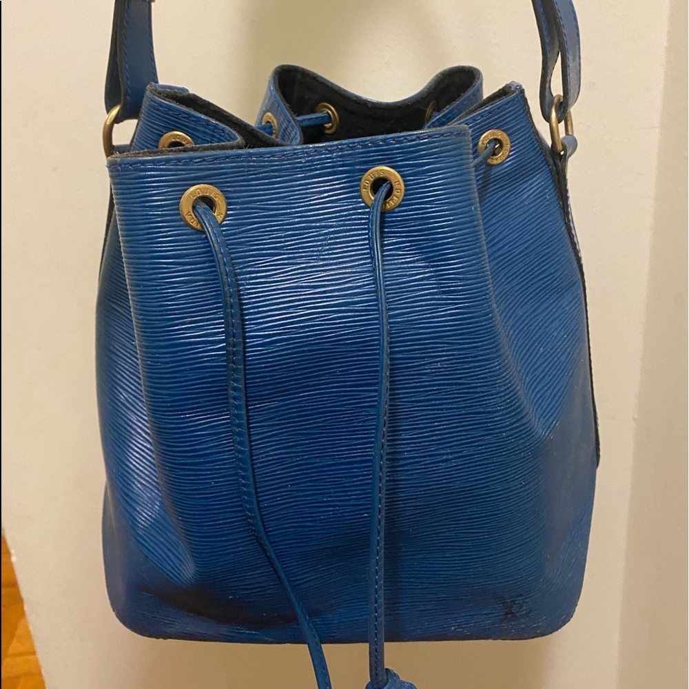 Vintage Louis Vuitton bucket bag